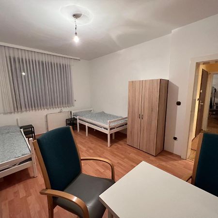 Duisburg Feelhome, Flughafen Nah,3-Schlafzimmer, Dusche Ebenerdig, Zentral, Wifi, Ground Floor Bagian luar foto