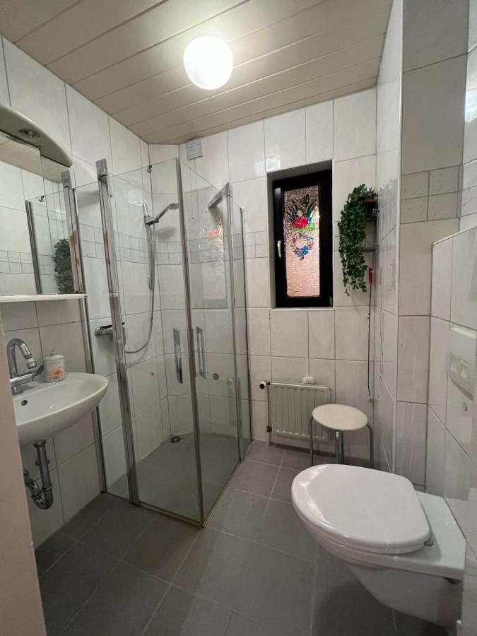 Duisburg Feelhome, Flughafen Nah,3-Schlafzimmer, Dusche Ebenerdig, Zentral, Wifi, Ground Floor Bagian luar foto