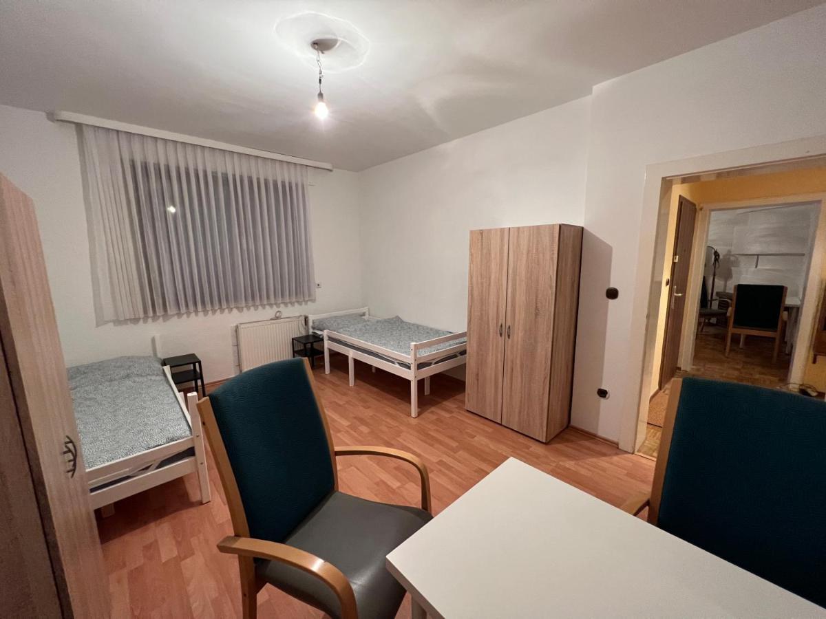 Duisburg Feelhome, Flughafen Nah,3-Schlafzimmer, Dusche Ebenerdig, Zentral, Wifi, Ground Floor Bagian luar foto