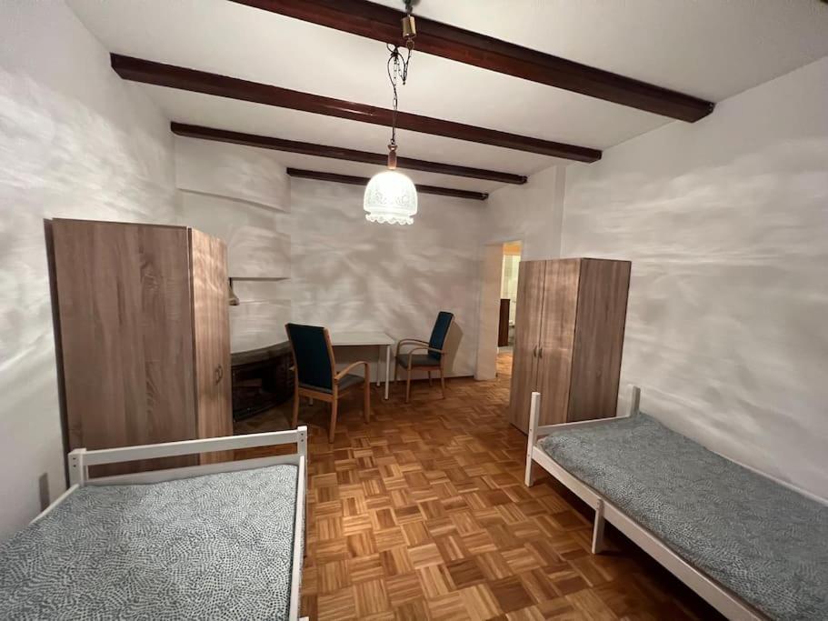 Duisburg Feelhome, Flughafen Nah,3-Schlafzimmer, Dusche Ebenerdig, Zentral, Wifi, Ground Floor Bagian luar foto