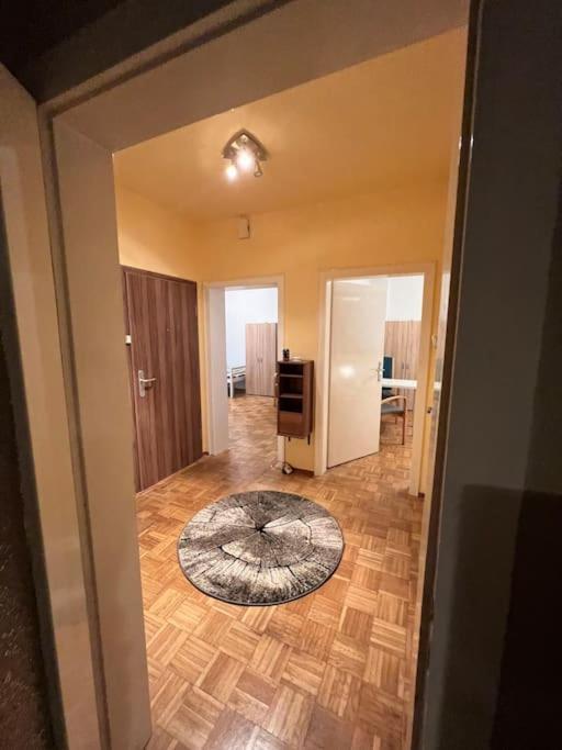 Duisburg Feelhome, Flughafen Nah,3-Schlafzimmer, Dusche Ebenerdig, Zentral, Wifi, Ground Floor Bagian luar foto